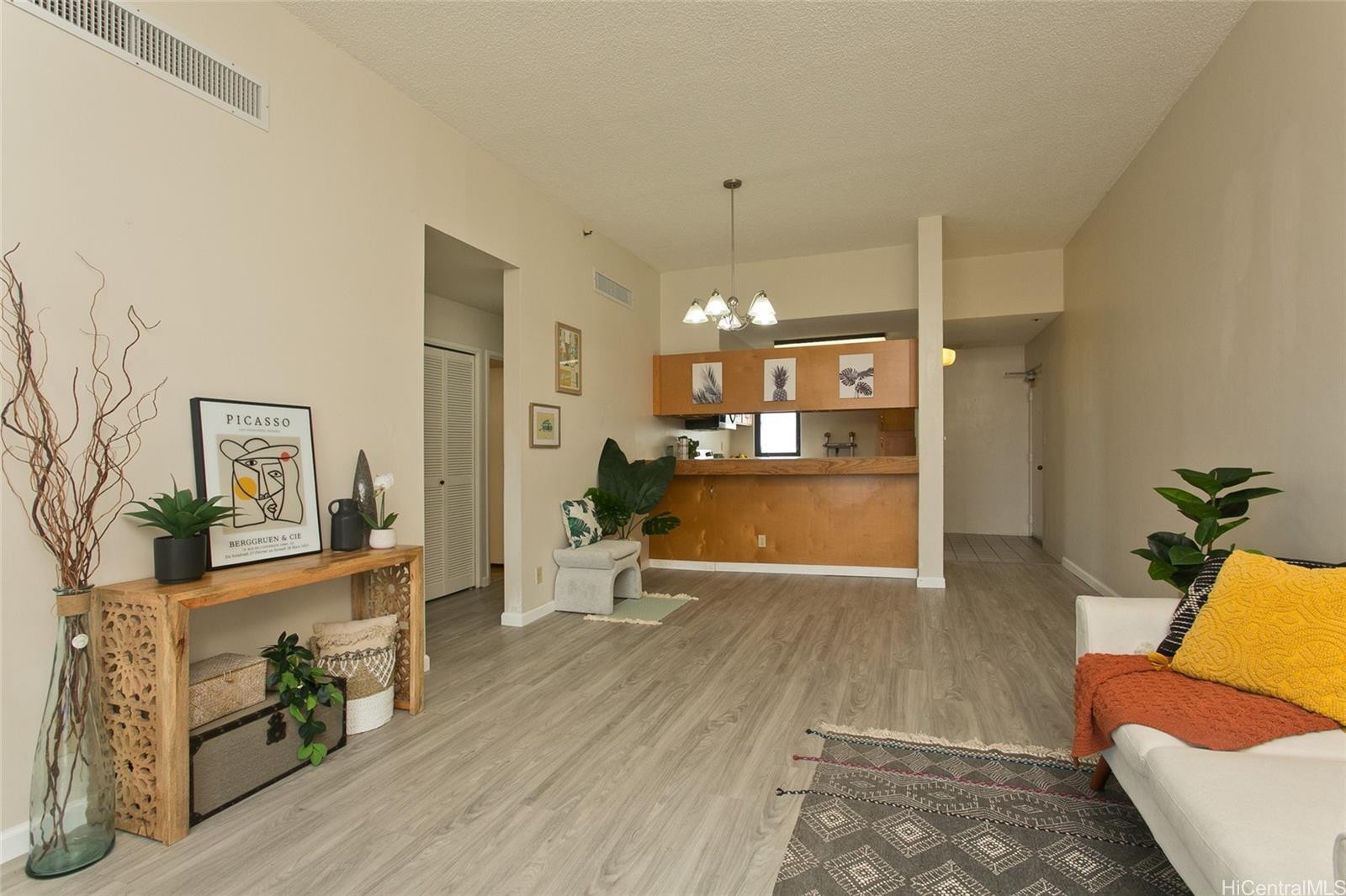 Franklin Towers condo # PHA, Honolulu, Hawaii - photo 11 of 21