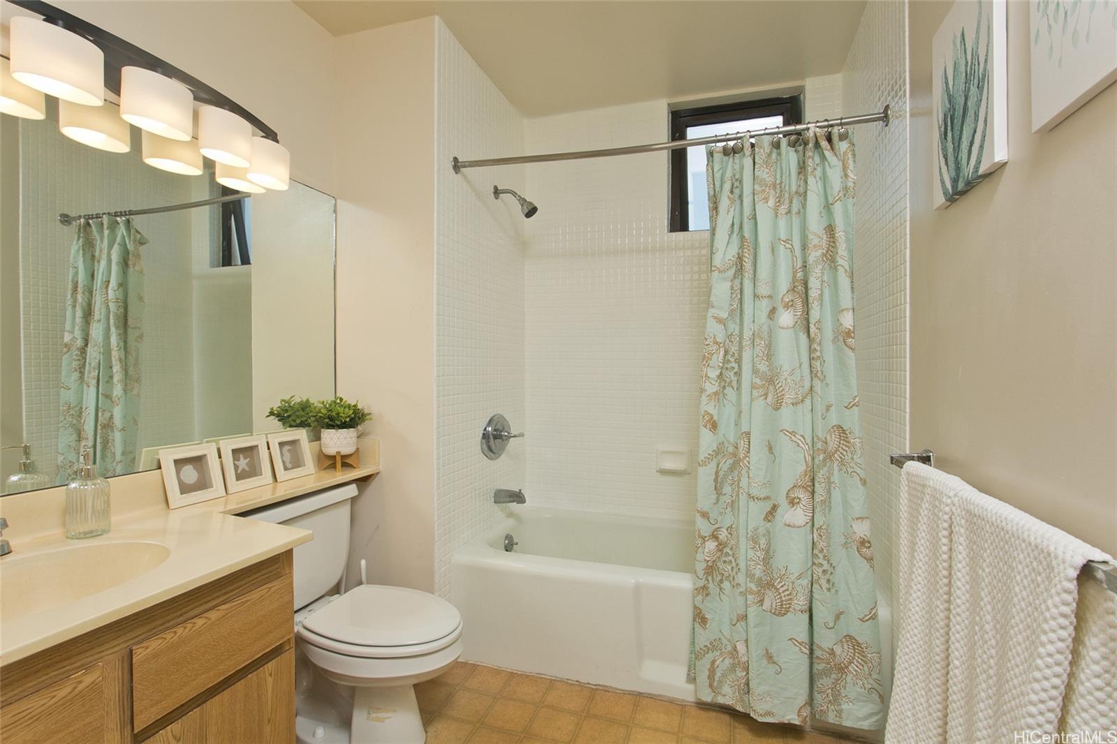 Franklin Towers condo # PHA, Honolulu, Hawaii - photo 13 of 21