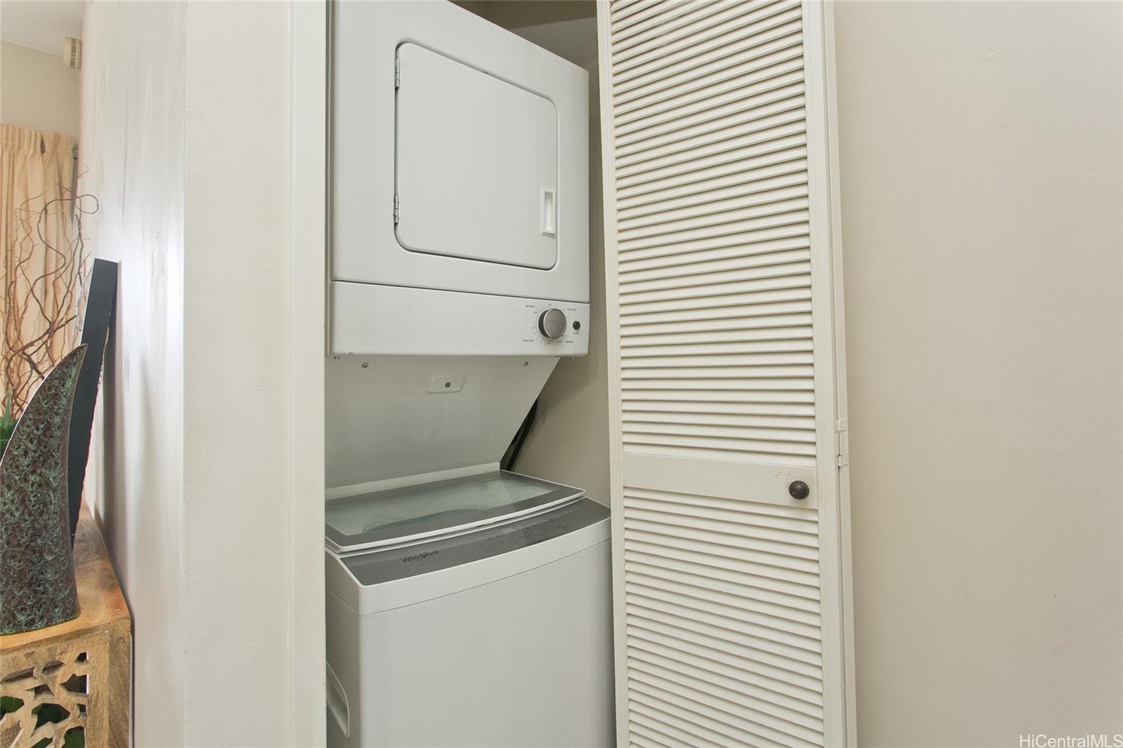 Franklin Towers condo # PHA, Honolulu, Hawaii - photo 17 of 21