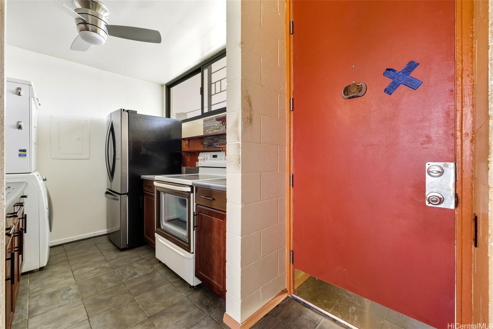 Centre Court condo # 702, Aiea, Hawaii - photo 3 of 11