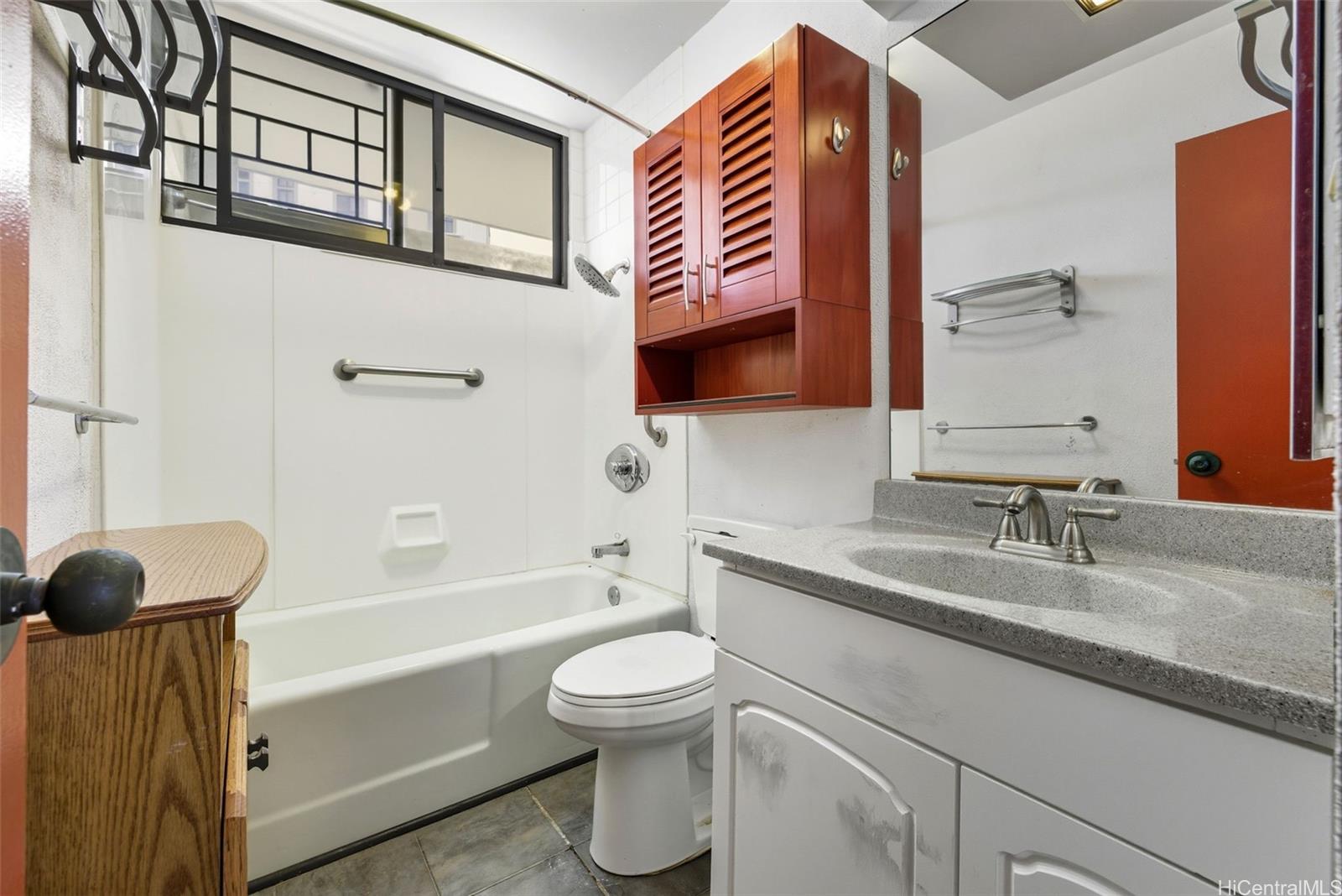 Centre Court condo # 702, Aiea, Hawaii - photo 7 of 11