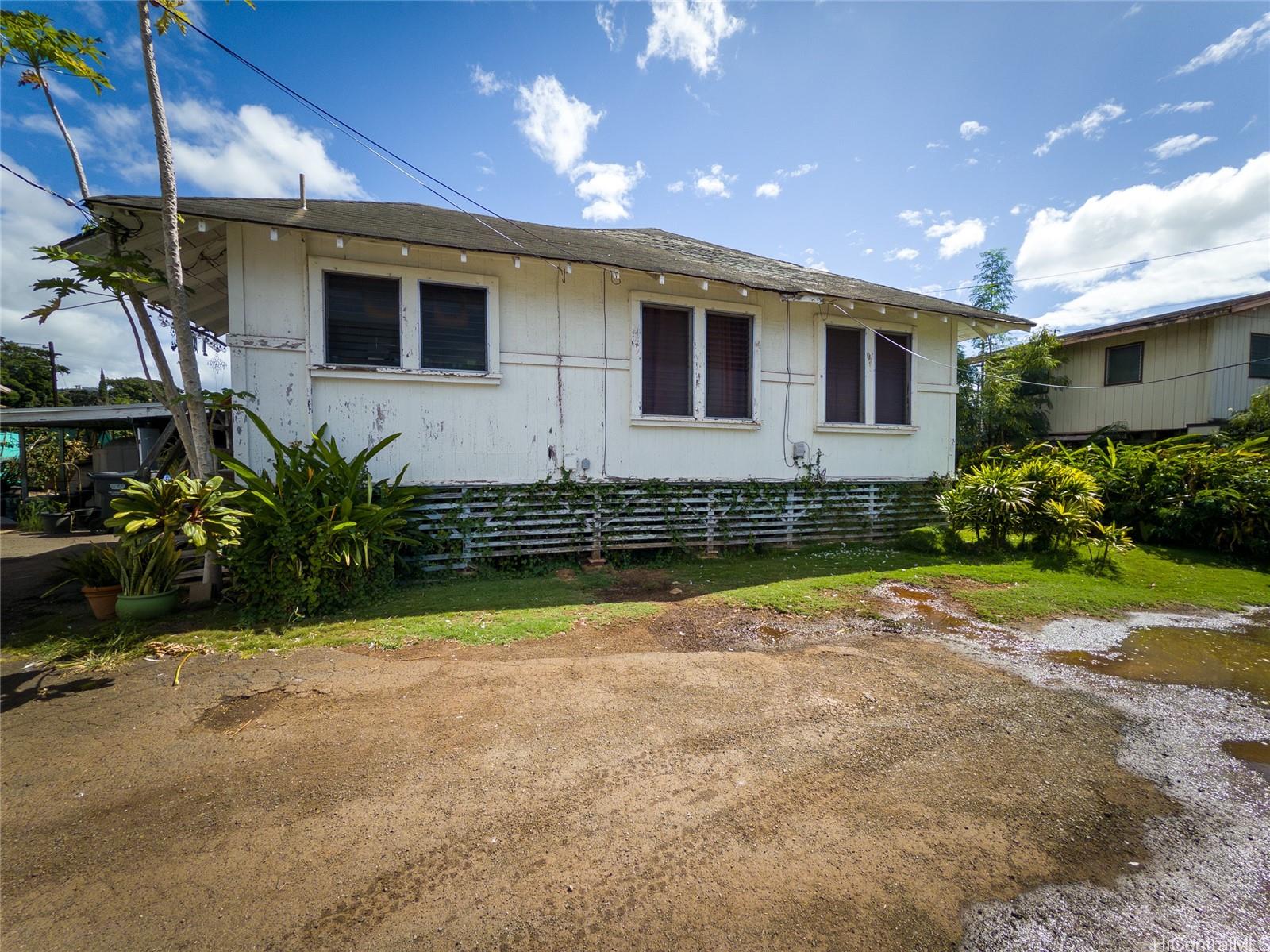 99-018 A  Kauhale Street Aiea Area, PearlCity home - photo 3 of 8