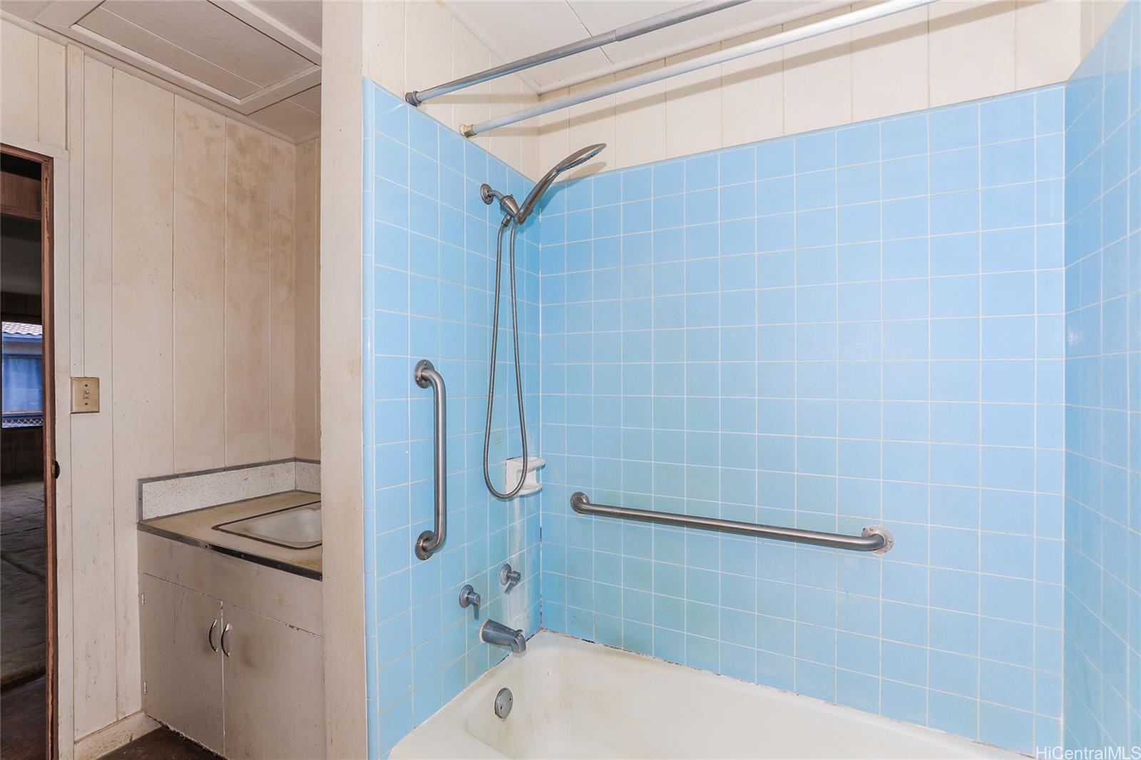 99-118  Olopana St Aiea Area, PearlCity home - photo 9 of 17