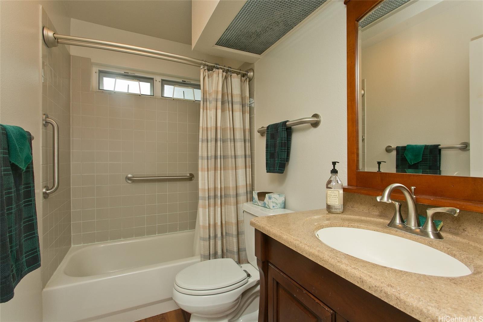 99-1319  Aiea Heights Dr Aiea Heights, PearlCity home - photo 13 of 14