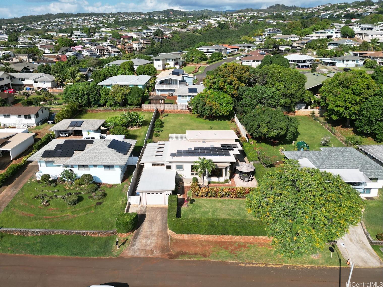 99-136  Kihewa Place Aiea Heights, PearlCity home - photo 3 of 25