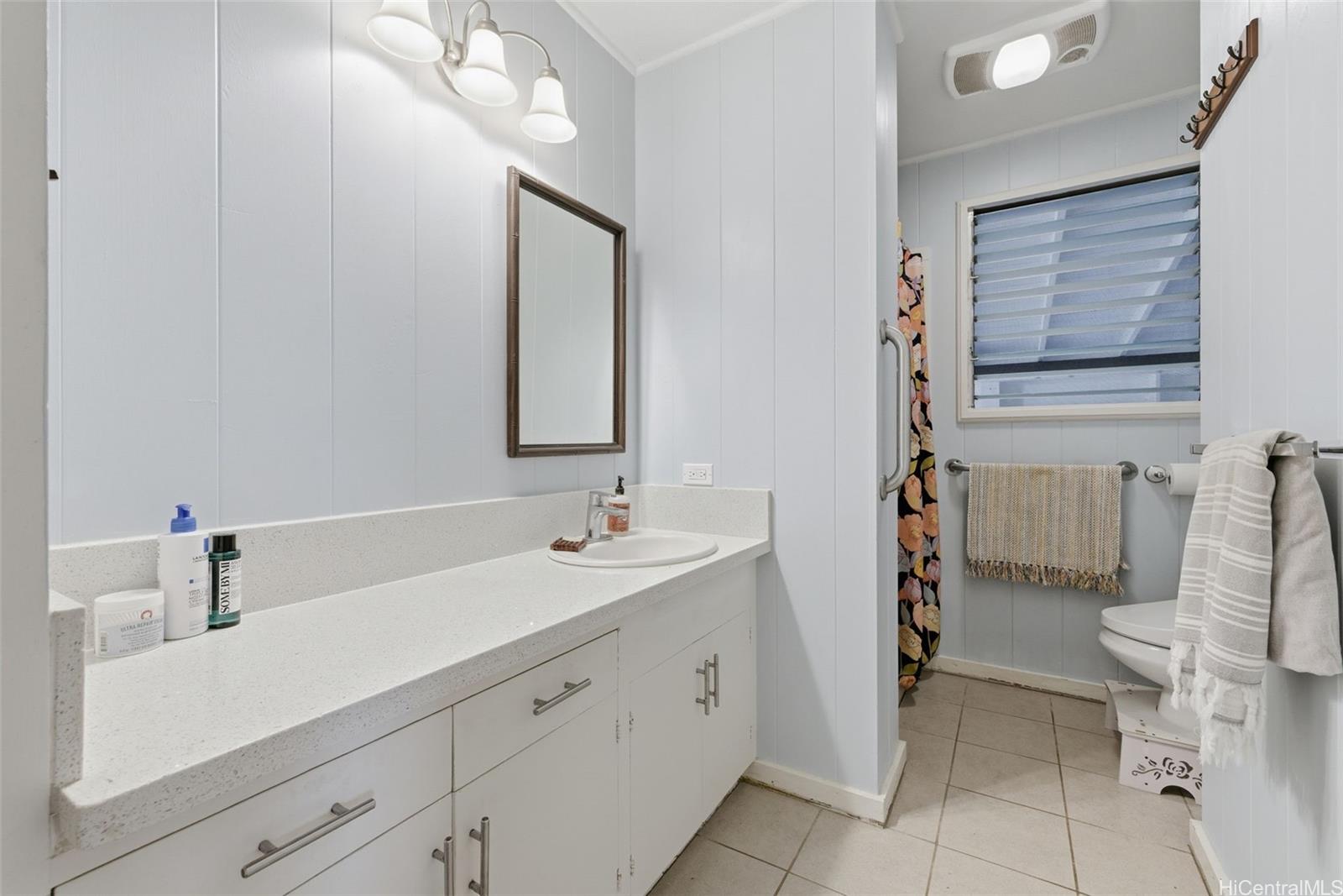 99-139 B  Napuanani Road Aiea Heights, PearlCity home - photo 7 of 12