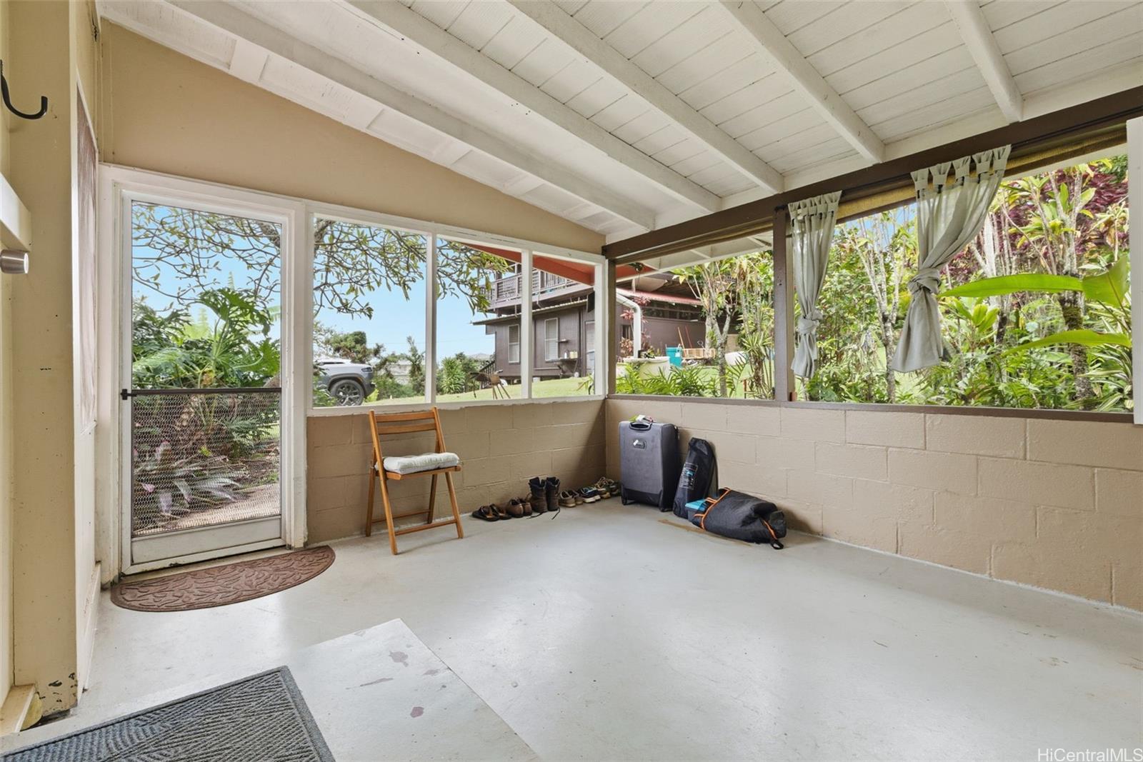 99-139 B  Napuanani Road Aiea Heights, PearlCity home - photo 8 of 12