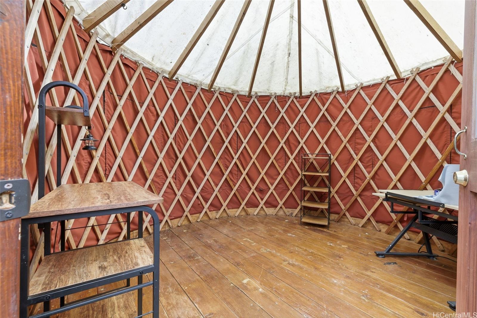 99-139 B  Napuanani Road Aiea Heights, PearlCity home - photo 10 of 12