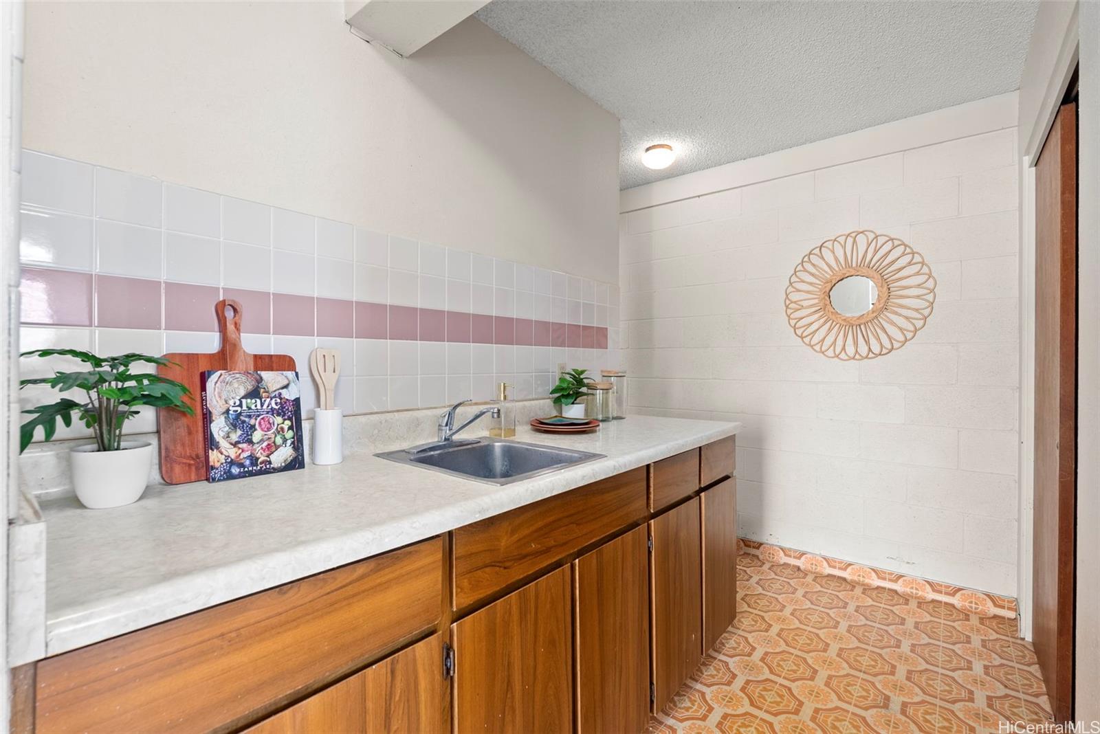 99-252  Lalani St Aiea Area, PearlCity home - photo 14 of 24