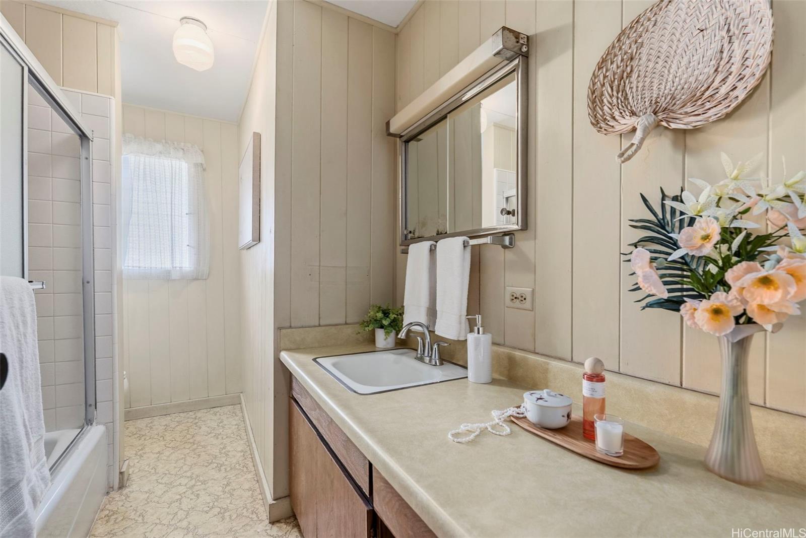 99-252  Lalani St Aiea Area, PearlCity home - photo 9 of 24