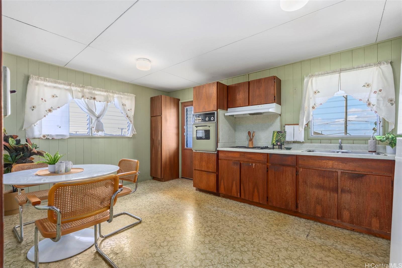 99-252  Lalani St Aiea Area, PearlCity home - photo 10 of 24