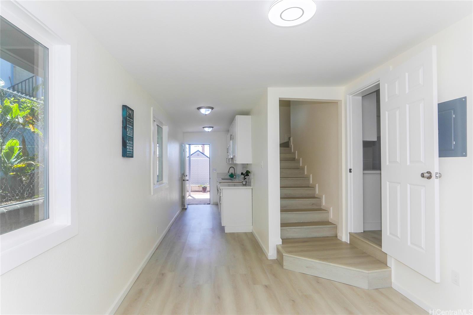 99-349  Aheahe Street Aiea Heights, PearlCity home - photo 9 of 25