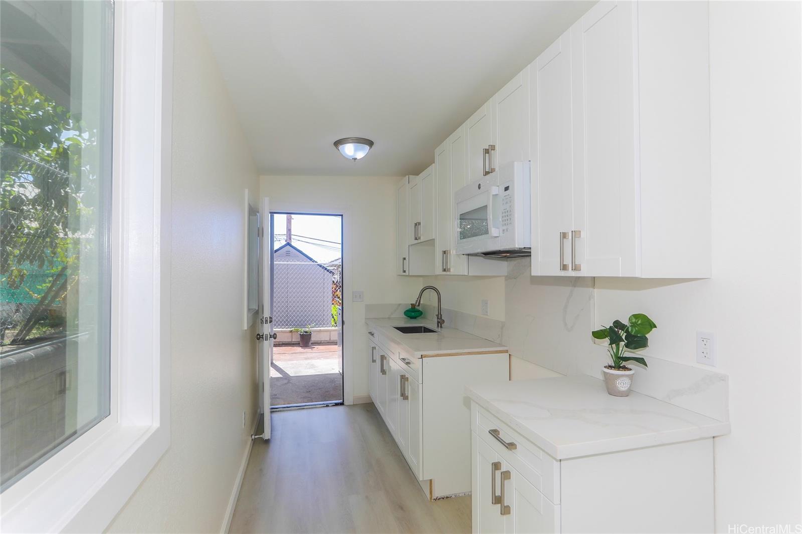 99-349  Aheahe Street Aiea Heights, PearlCity home - photo 10 of 25