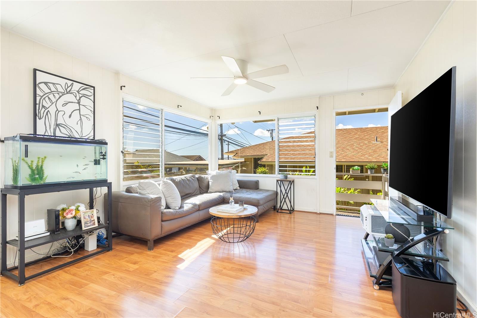 99-354  Honohono Street Aiea Heights, PearlCity home - photo 3 of 20