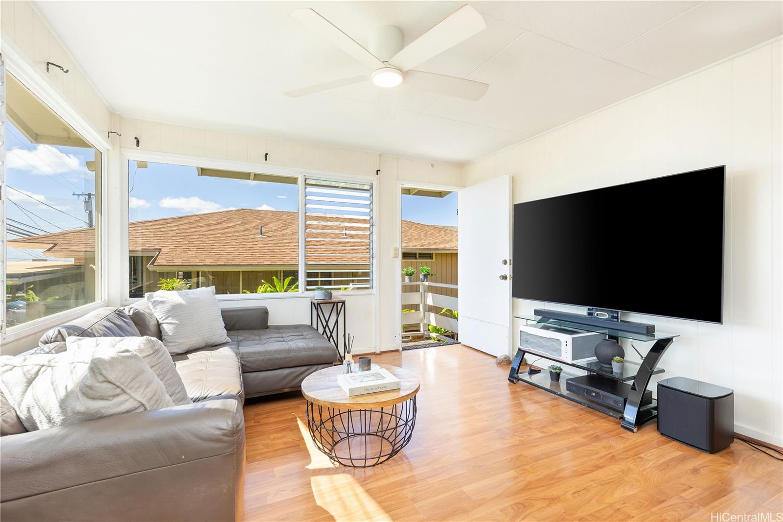 99-354  Honohono Street Aiea Heights, PearlCity home - photo 4 of 20