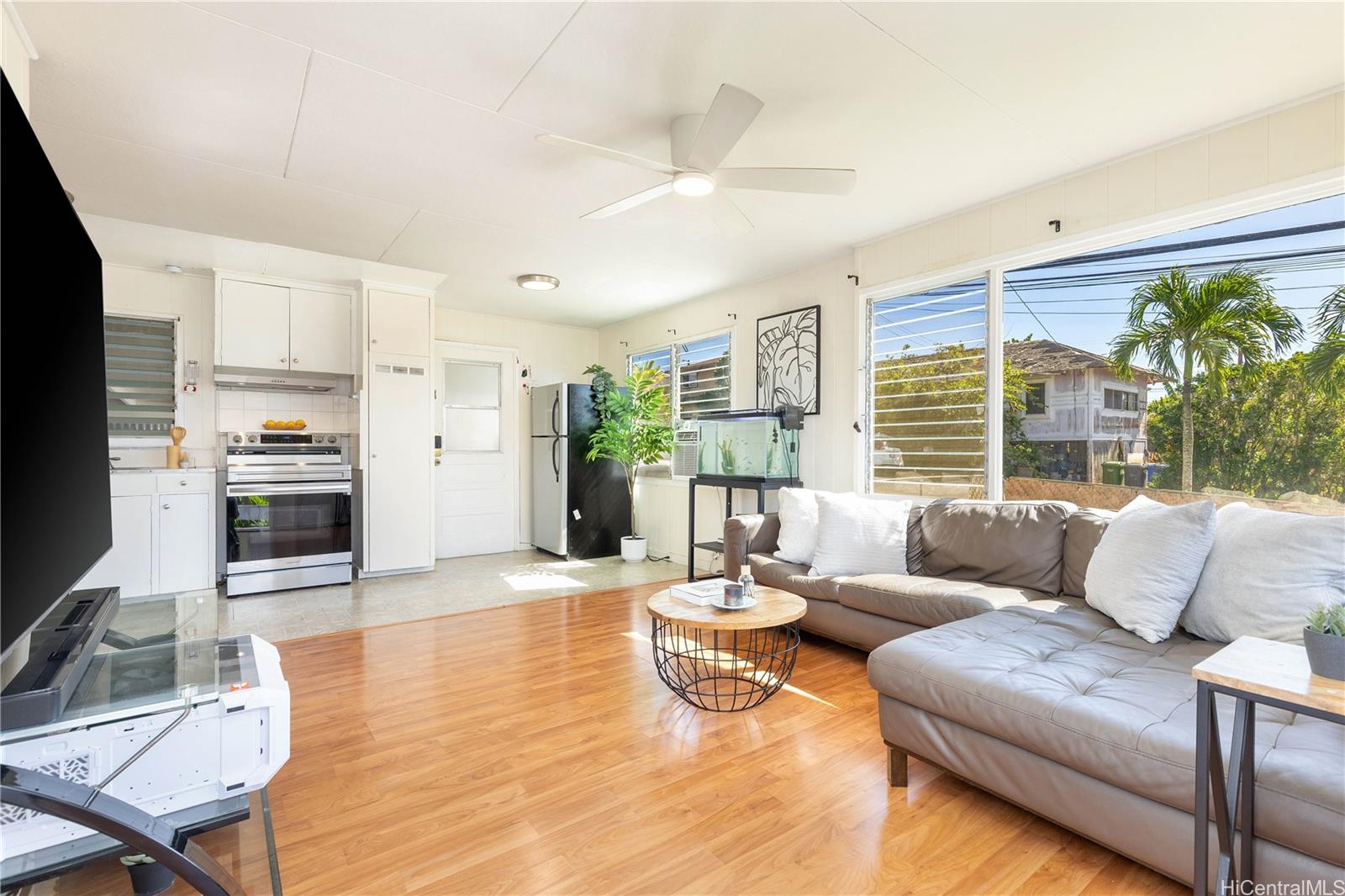 99-354  Honohono Street Aiea Heights, PearlCity home - photo 5 of 20