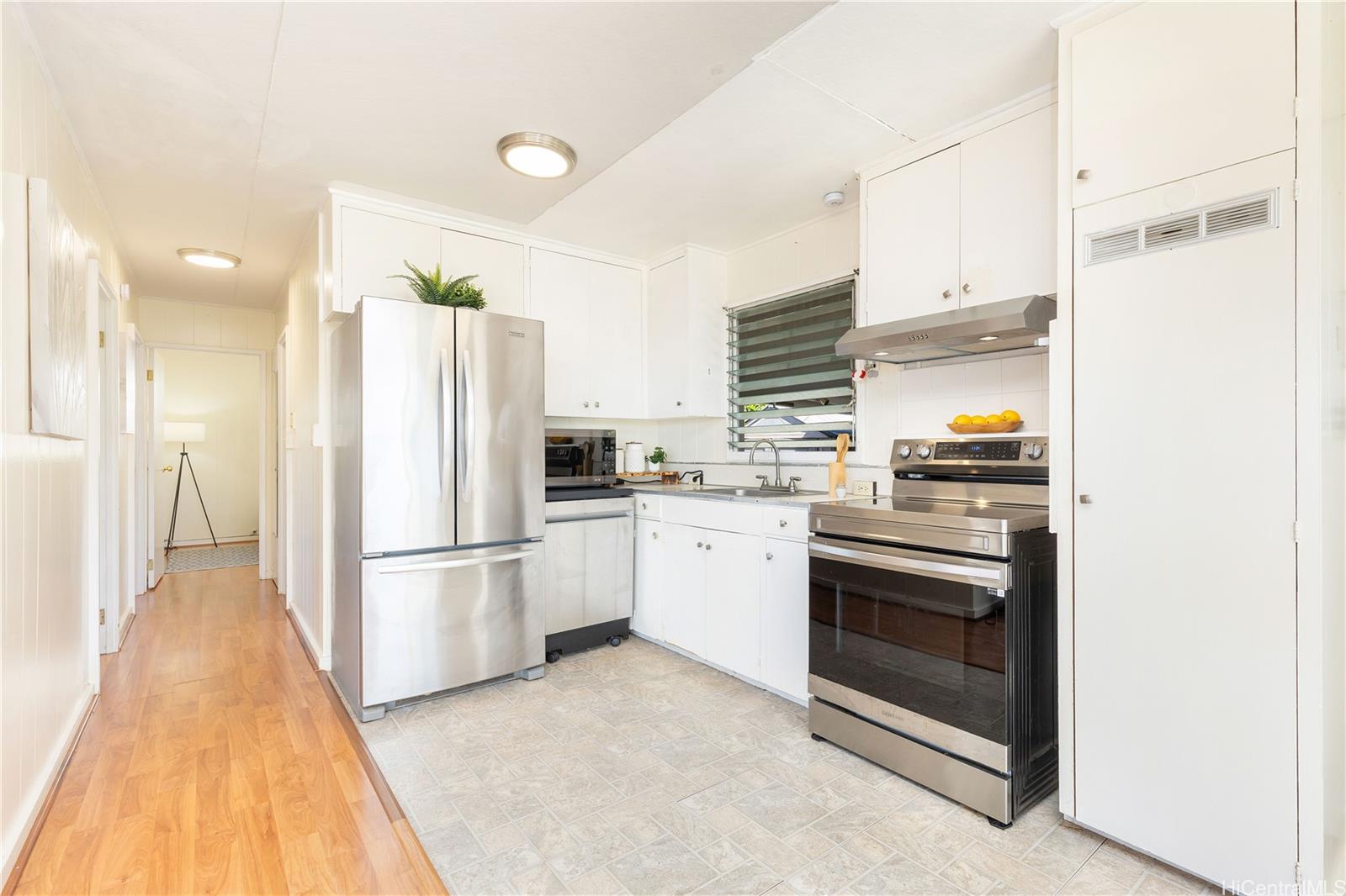 99-354  Honohono Street Aiea Heights, PearlCity home - photo 6 of 20