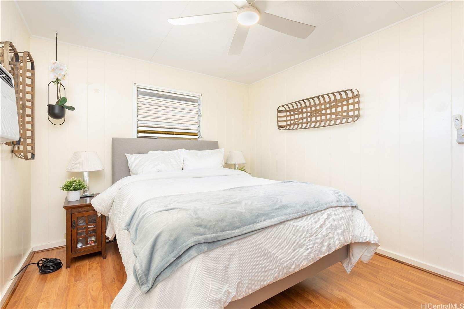 99-354  Honohono Street Aiea Heights, PearlCity home - photo 9 of 20