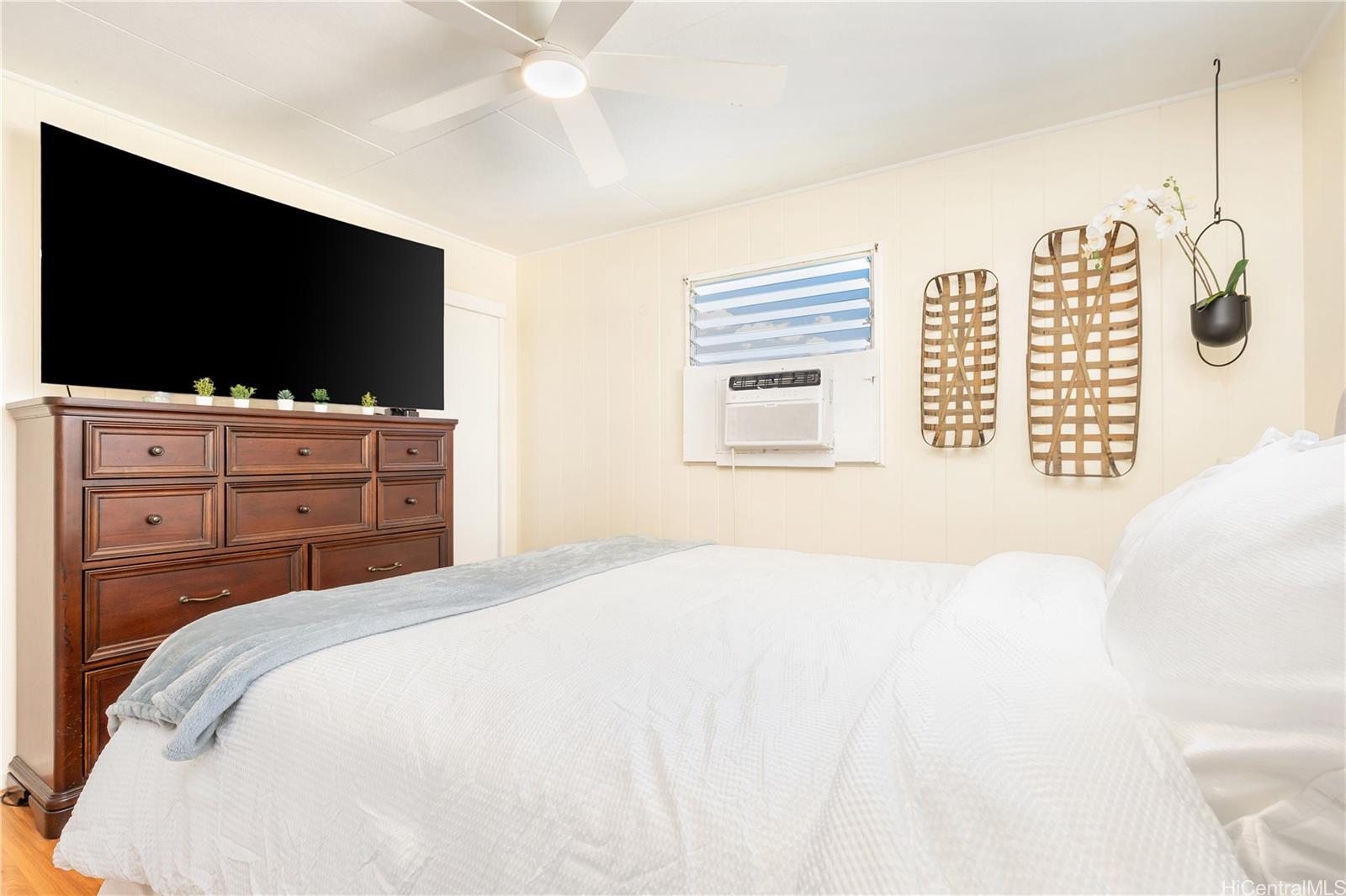 99-354  Honohono Street Aiea Heights, PearlCity home - photo 10 of 20