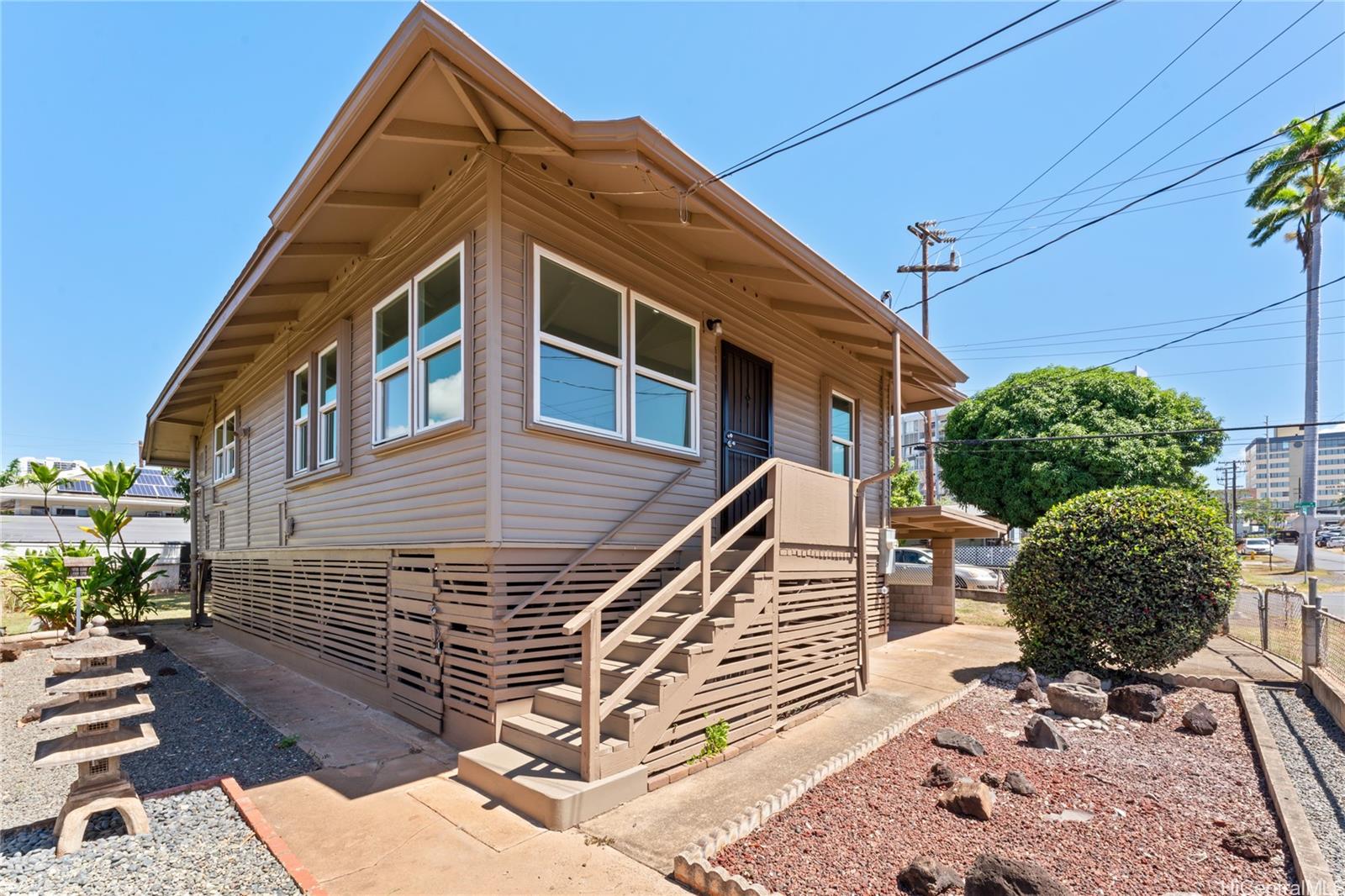 99-42  Kauhale Street Aiea Area, PearlCity home - photo 2 of 25