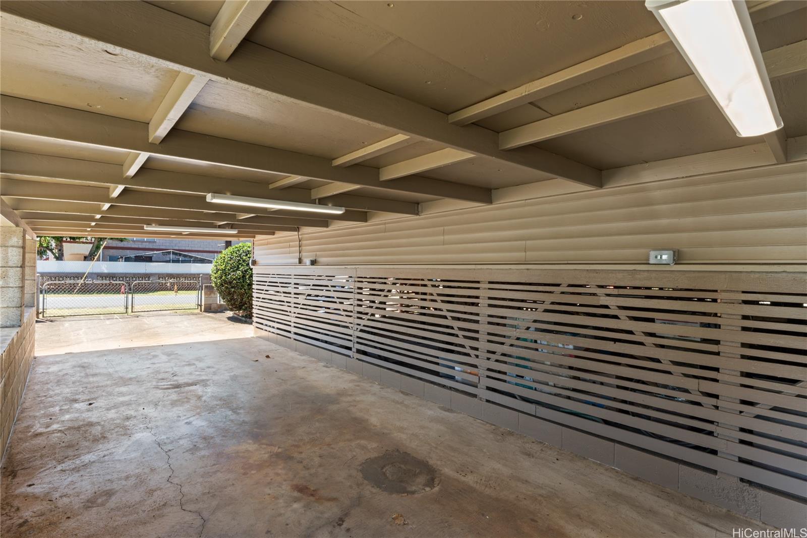 99-42  Kauhale Street Aiea Area, PearlCity home - photo 23 of 25