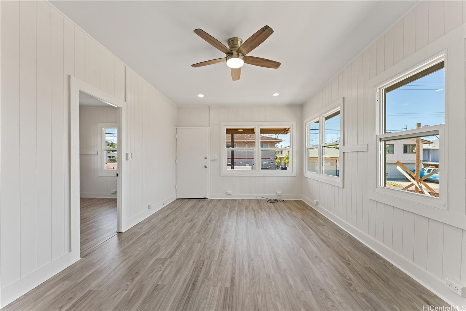 99-42  Kauhale Street Aiea Area, PearlCity home - photo 5 of 25