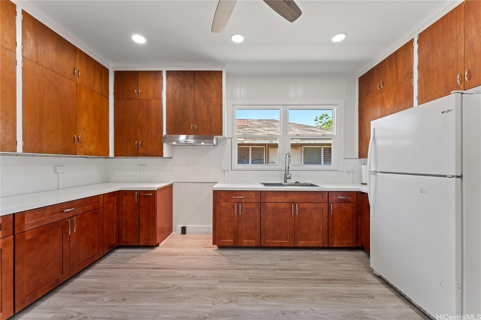 99-42  Kauhale Street Aiea Area, PearlCity home - photo 7 of 25