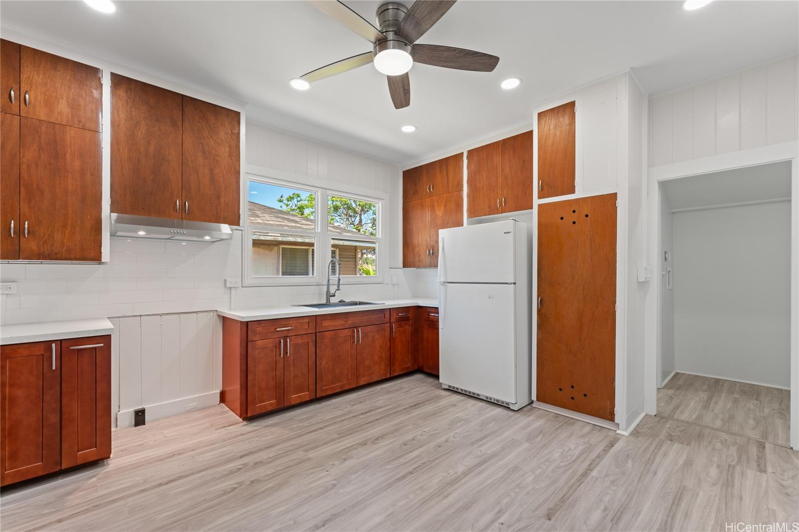 99-42  Kauhale Street Aiea Area, PearlCity home - photo 9 of 25