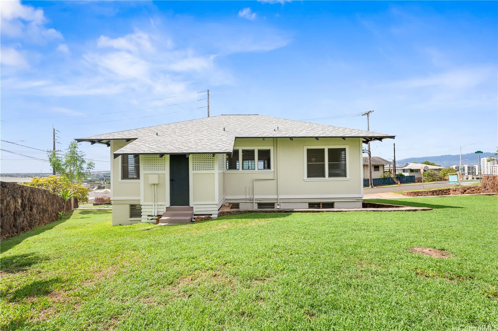 99-514  Kaulainahee Pl Aiea Heights, PearlCity home - photo 19 of 20