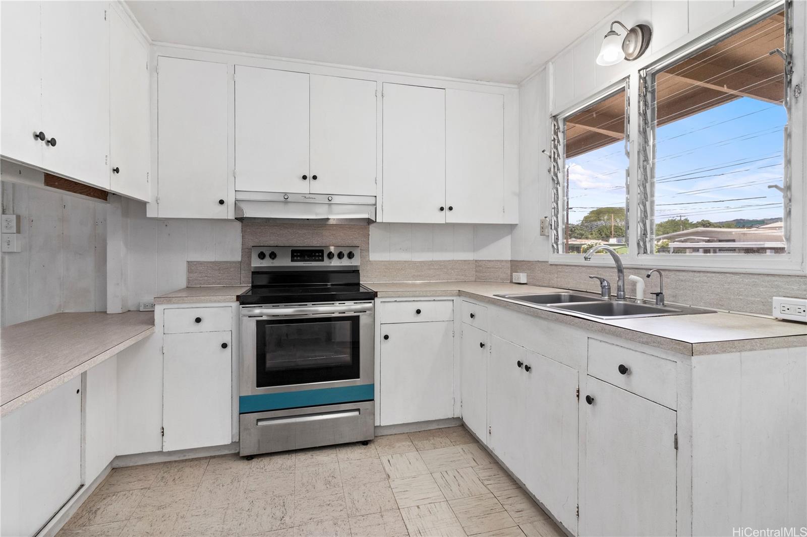 99-535  Opukea Street Halawa, PearlCity home - photo 8 of 21