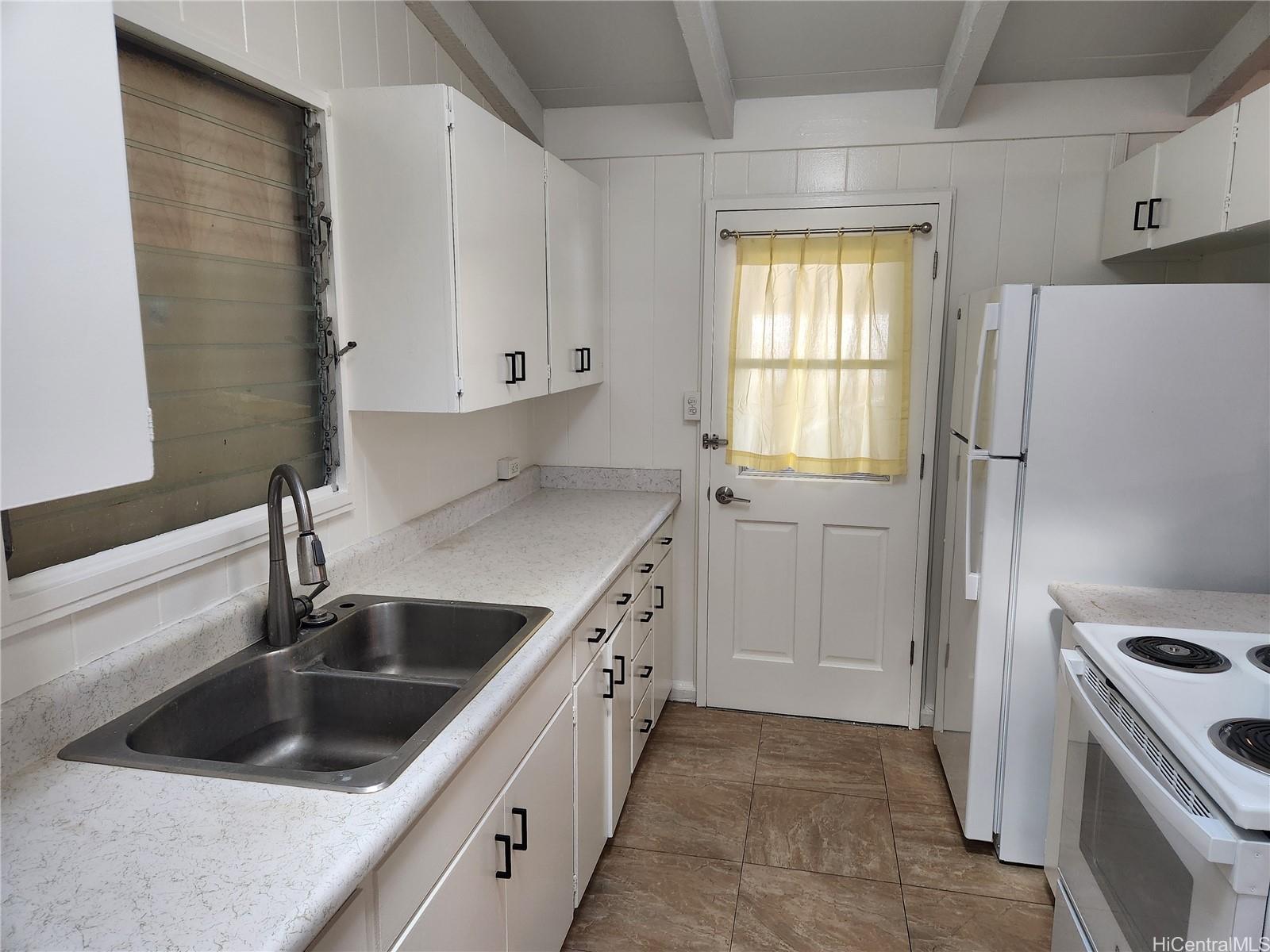 99-579 Ulune Street Aiea - Rental - photo 4 of 13