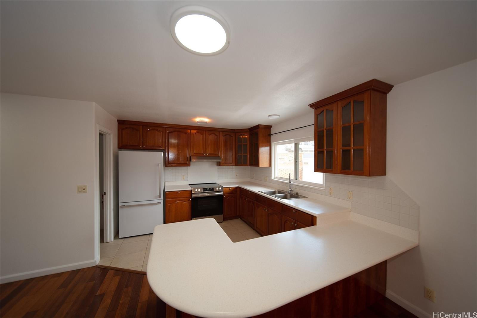 99-60 Nalopaka Pl Aiea - Rental - photo 2 of 11