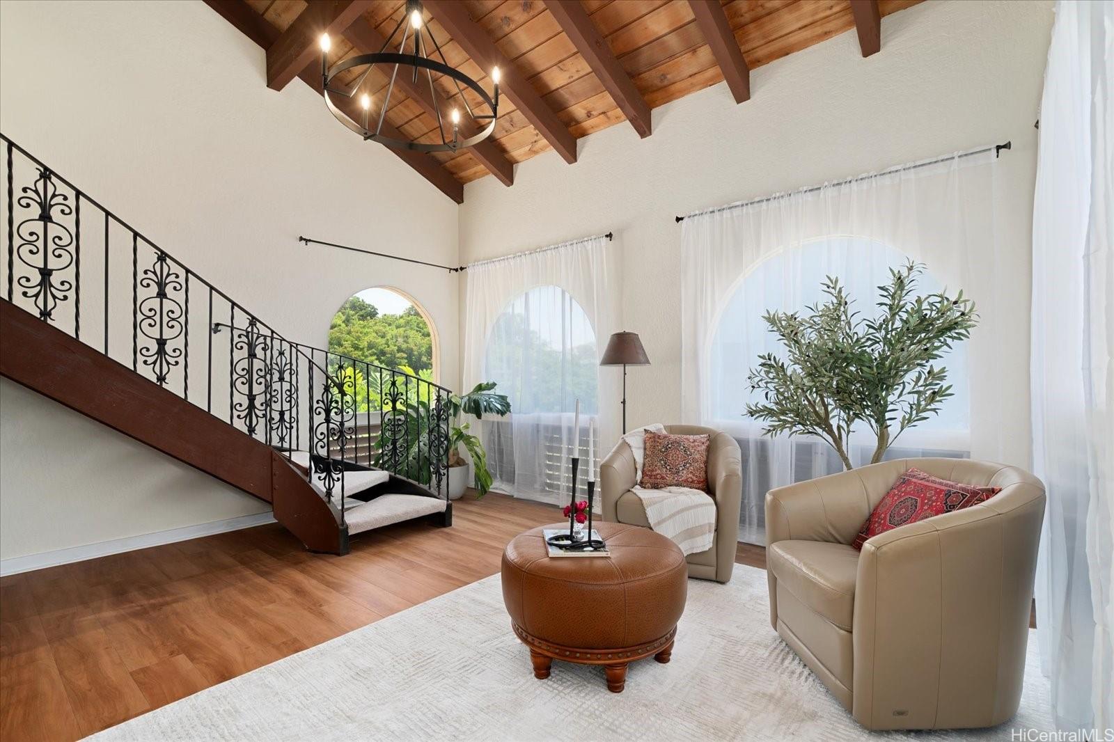 99-631  Hoio Street Aiea Heights, PearlCity home - photo 2 of 25