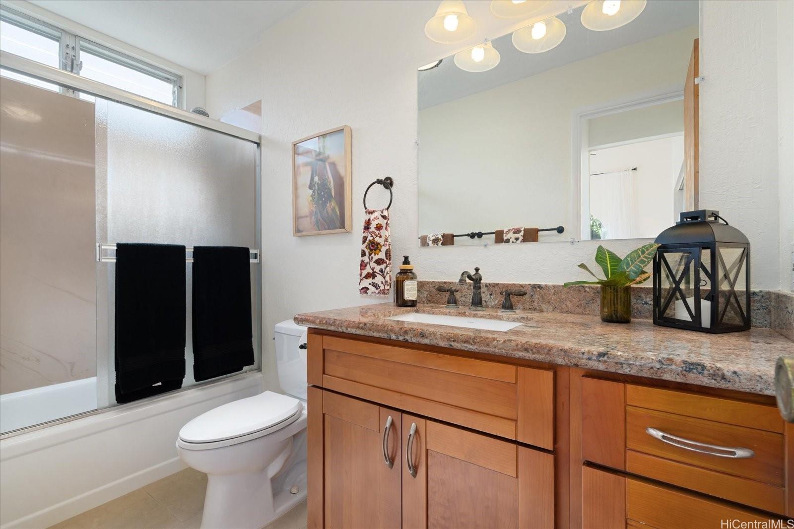 99-631  Hoio Street Aiea Heights, PearlCity home - photo 16 of 25