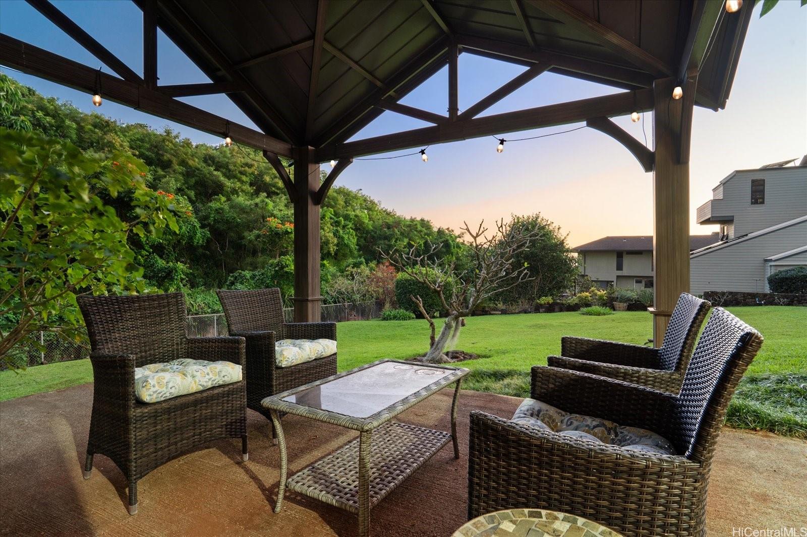 99-631  Hoio Street Aiea Heights, PearlCity home - photo 19 of 25