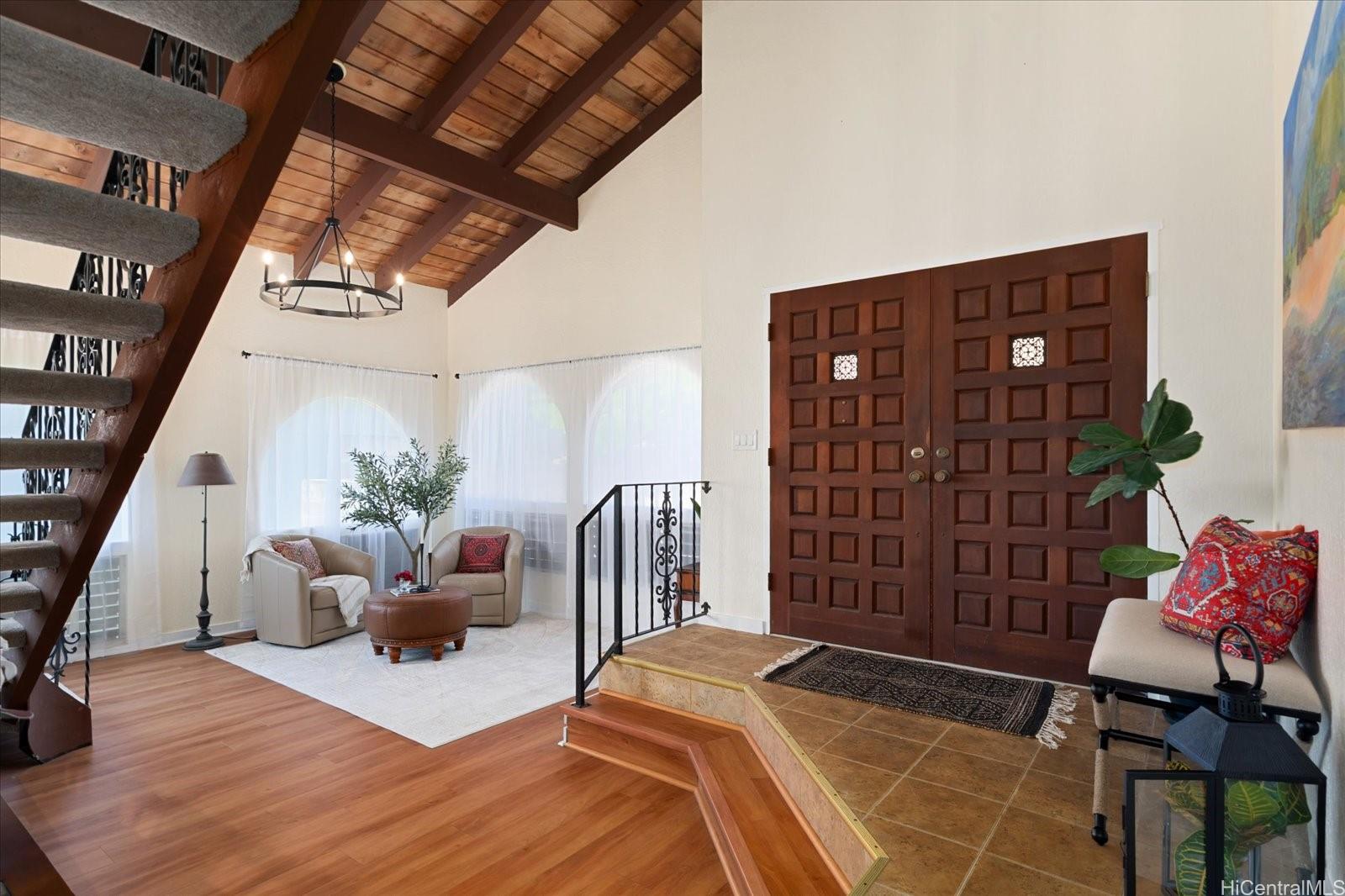 99-631  Hoio Street Aiea Heights, PearlCity home - photo 3 of 25