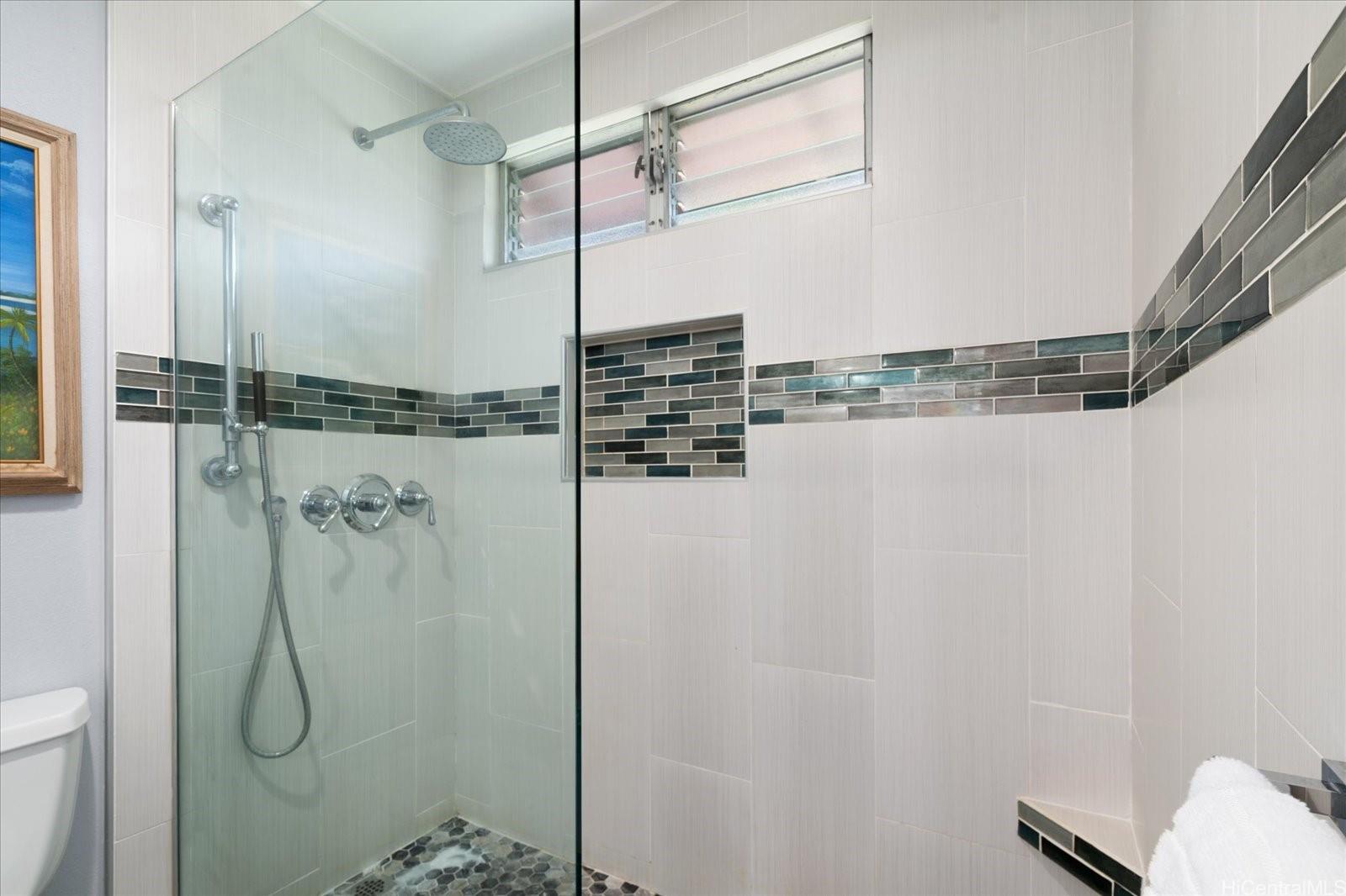 99-631  Hoio Street Aiea Heights, PearlCity home - photo 6 of 25