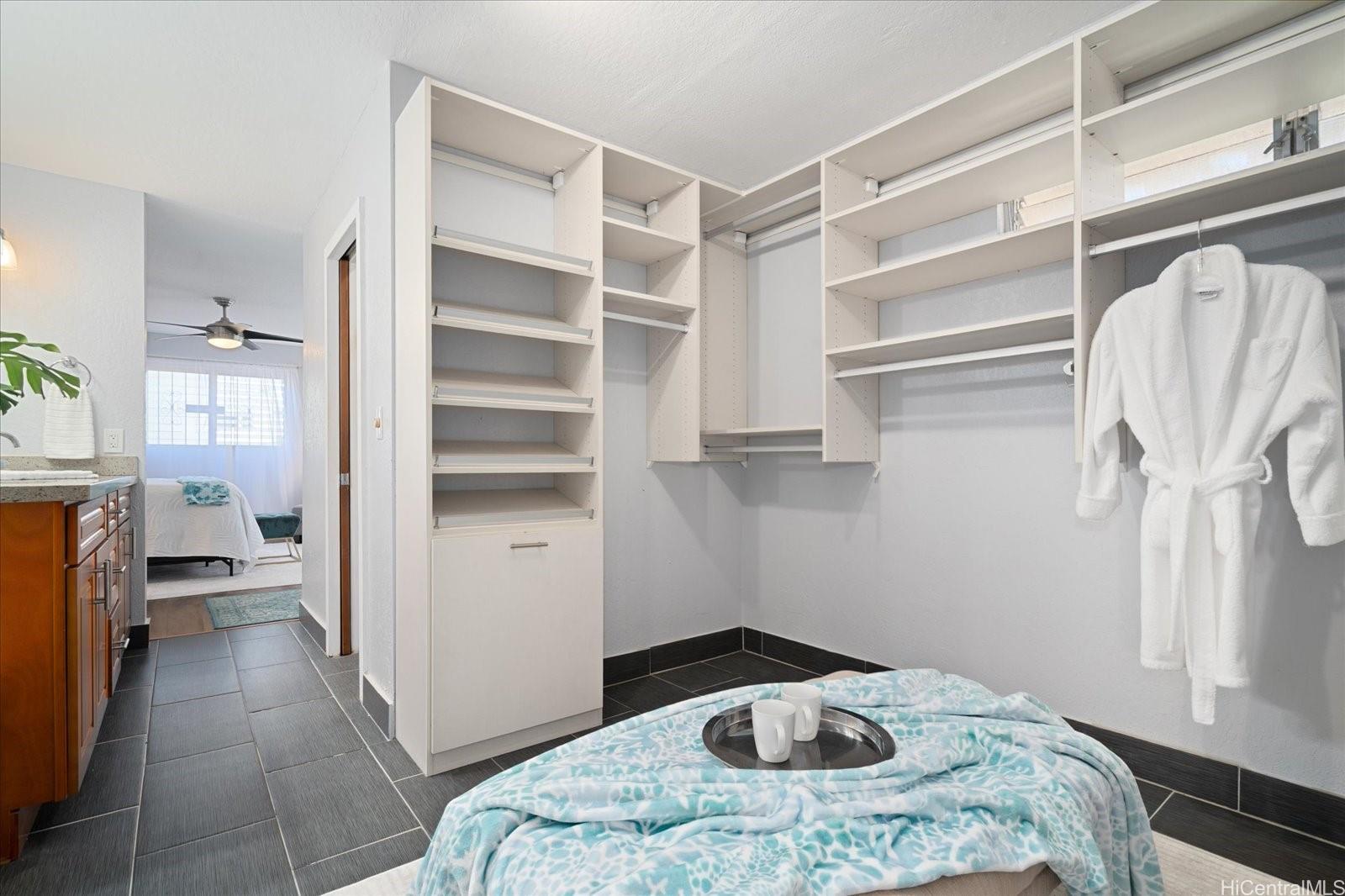 99-631  Hoio Street Aiea Heights, PearlCity home - photo 7 of 25