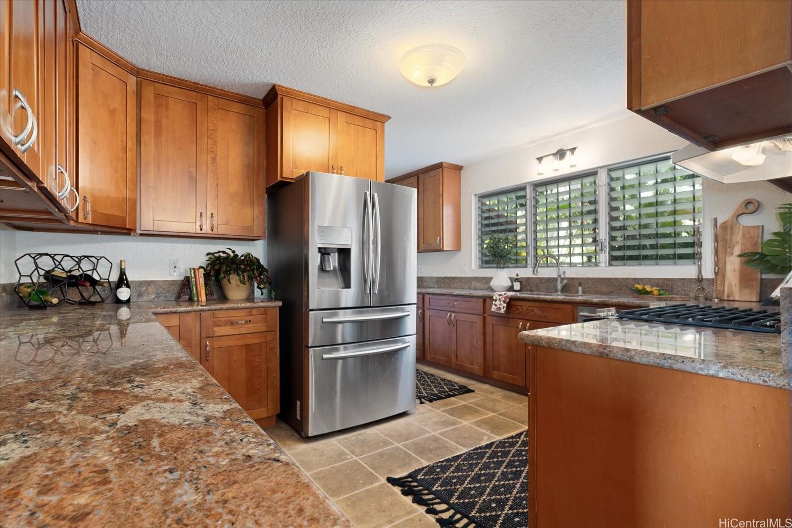 99-631  Hoio Street Aiea Heights, PearlCity home - photo 10 of 25