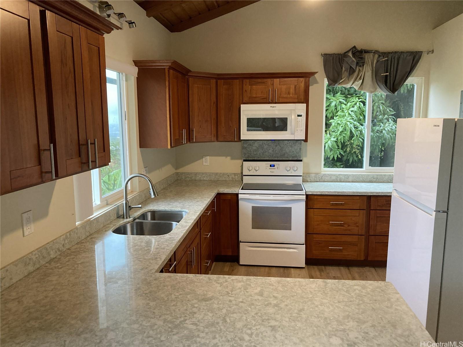 99-633 Aiea Heights Drive Aiea - Multi-family - photo 8 of 23