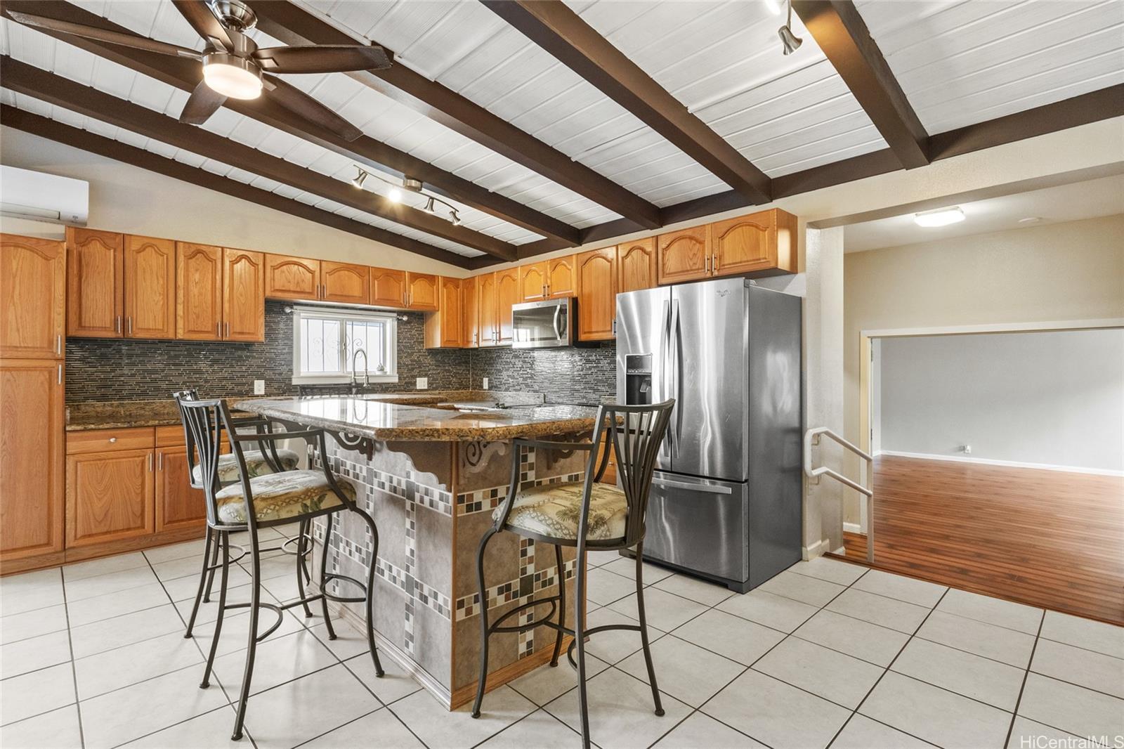 99-670  Aliipoe Drive Halawa, PearlCity home - photo 4 of 24