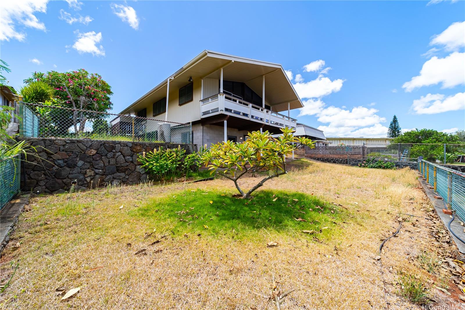 99-706  Kealaluina Drive Aiea Heights, PearlCity home - photo 19 of 25