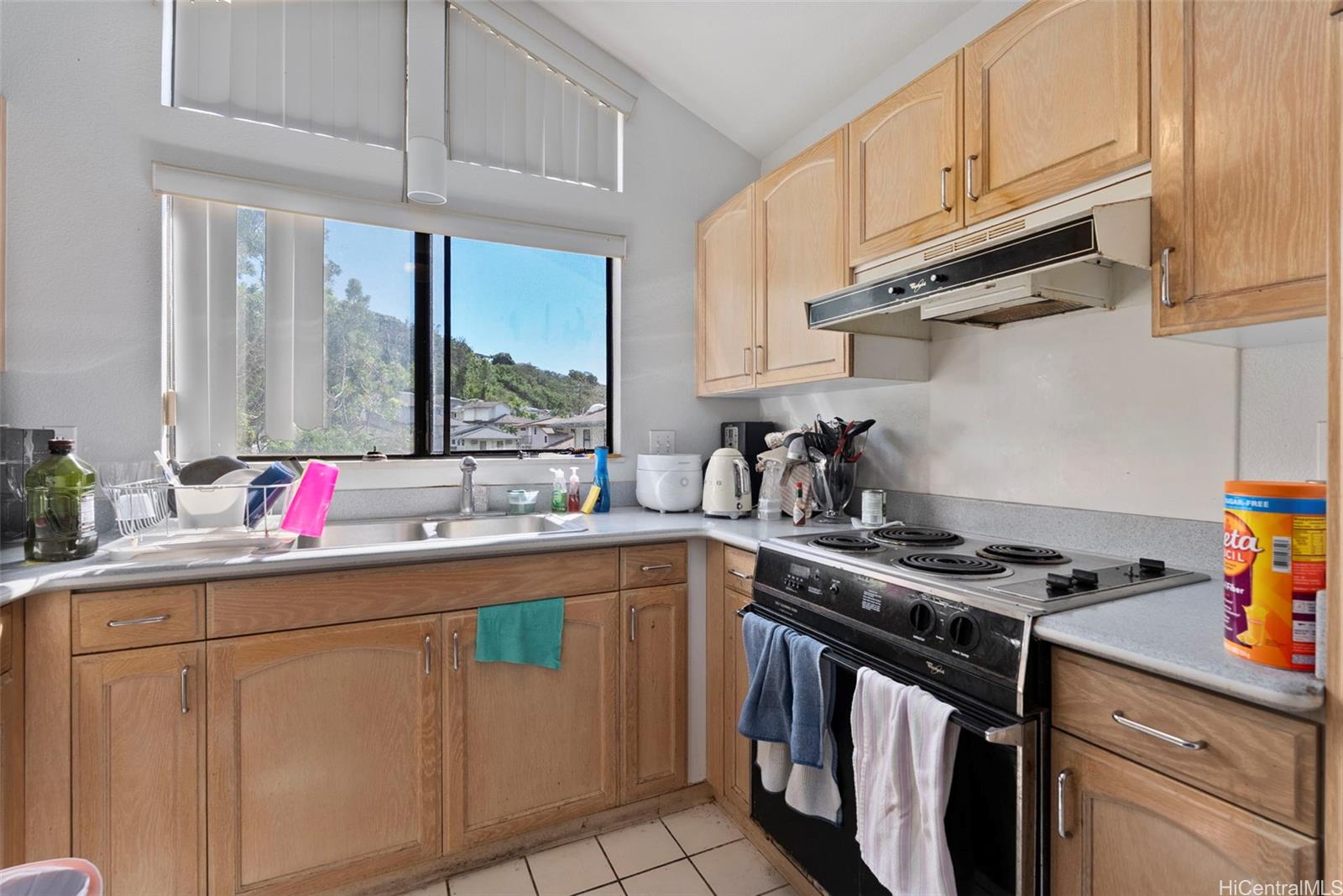 99-760  Holoai Street Aiea Heights, PearlCity home - photo 8 of 13