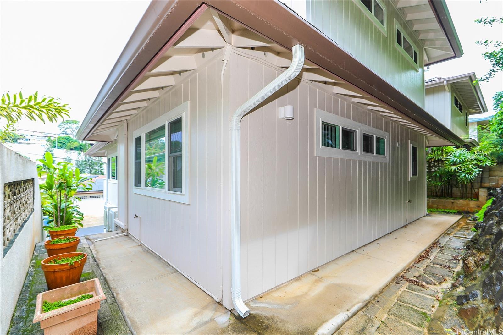 99-801  Meaala Street Aiea Heights, PearlCity home - photo 14 of 18