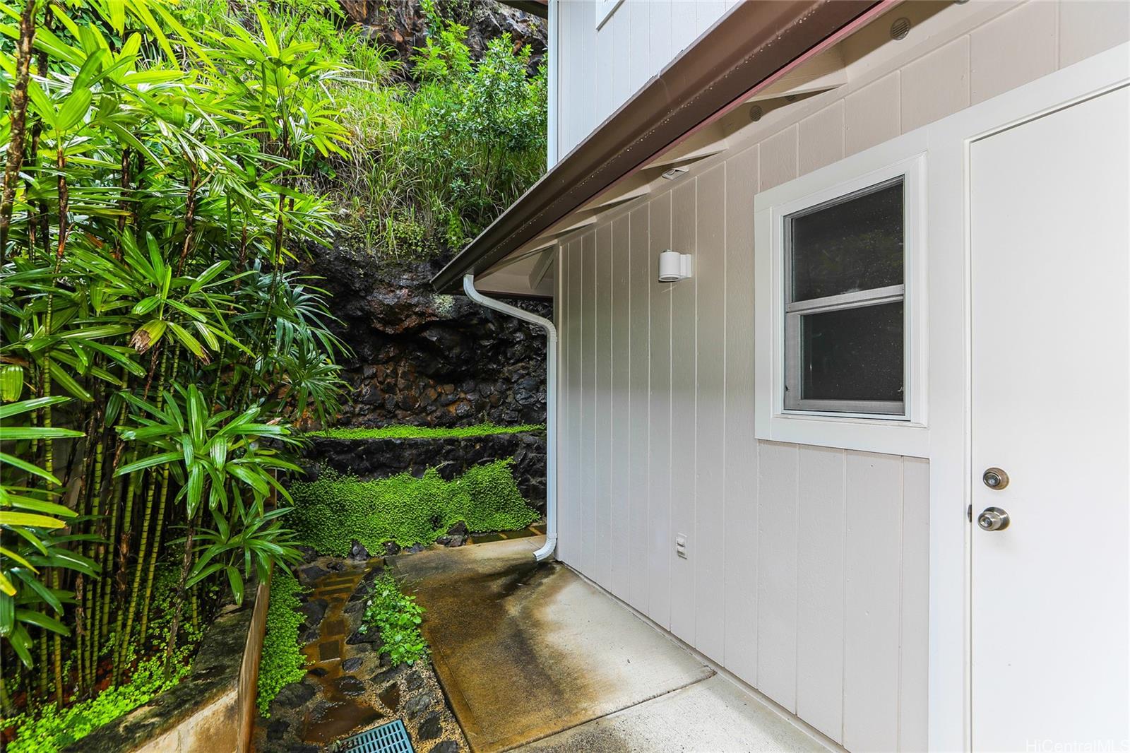 99-801  Meaala Street Aiea Heights, PearlCity home - photo 16 of 18