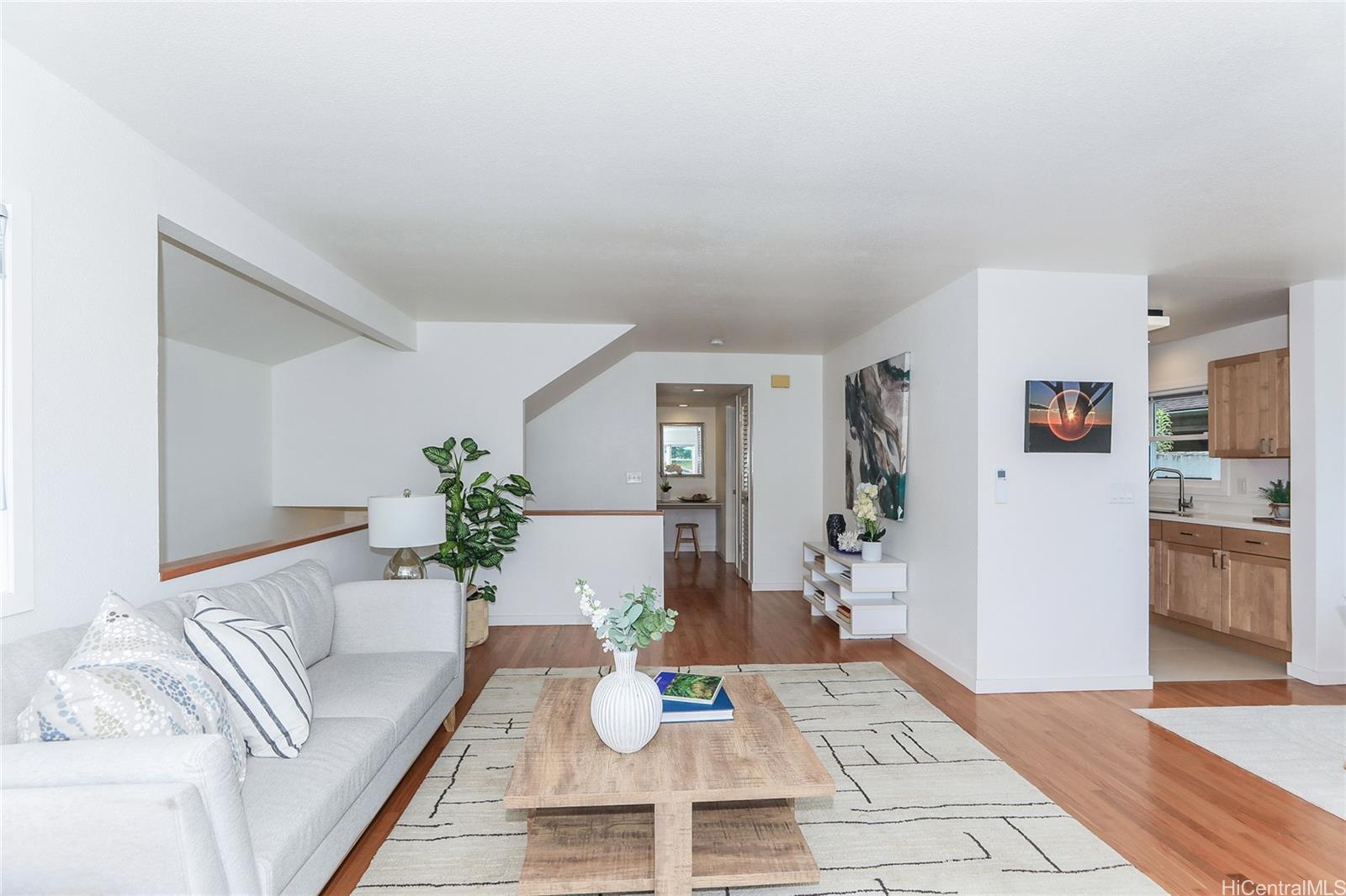 99-801  Meaala Street Aiea Heights, PearlCity home - photo 3 of 18