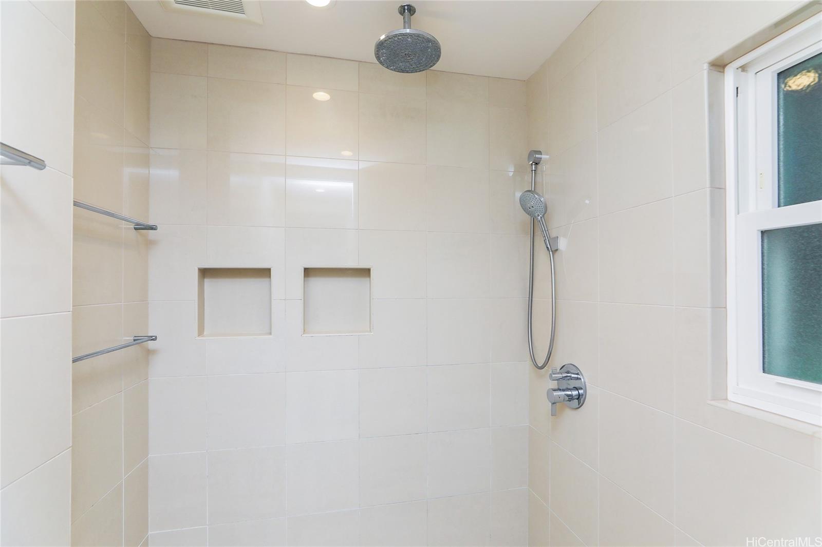 99-801  Meaala Street Aiea Heights, PearlCity home - photo 10 of 18