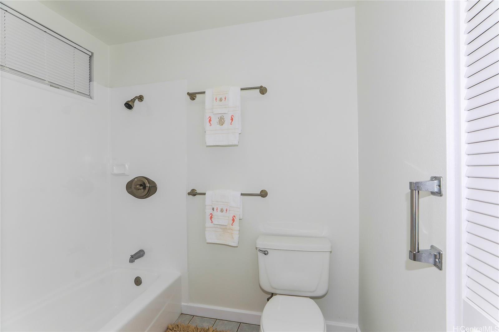 99-827  Holoai Street Aiea Heights, PearlCity home - photo 11 of 23