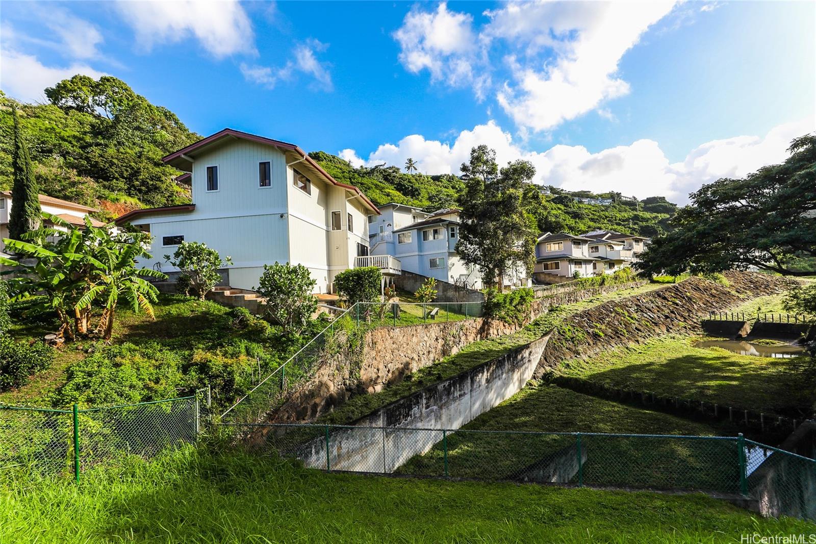 99-827  Holoai Street Aiea Heights, PearlCity home - photo 19 of 23