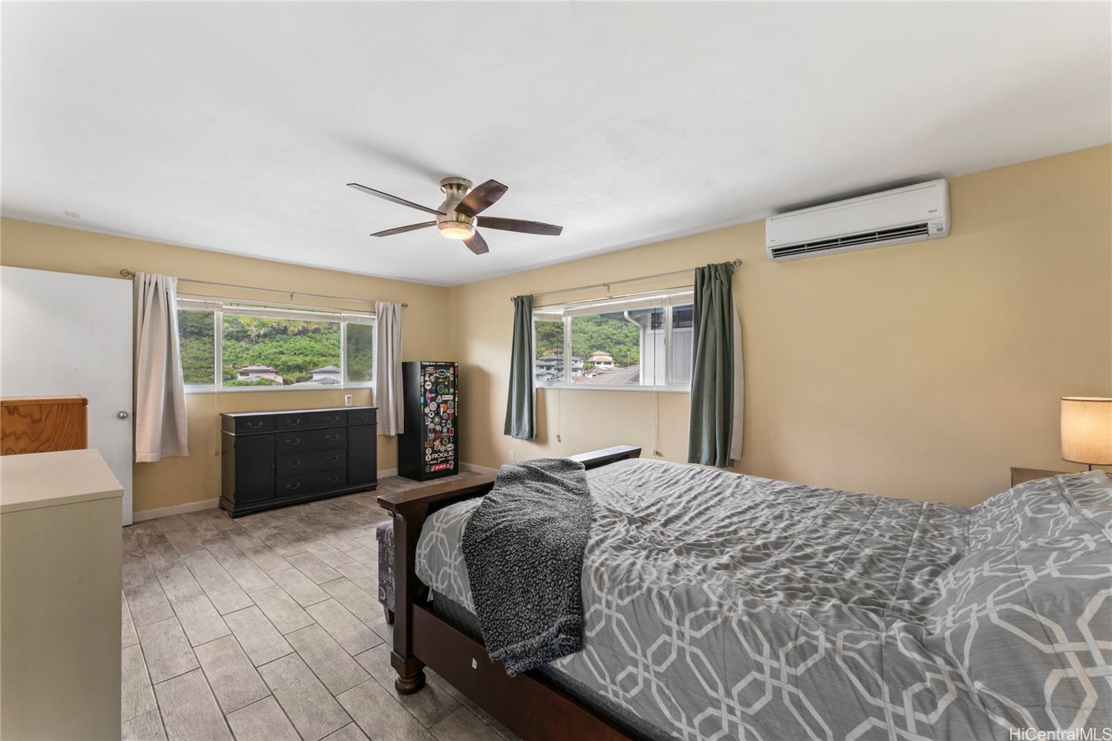 99-863  Meaala Street Aiea Heights, PearlCity home - photo 11 of 25